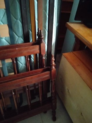 Litera de madera con somiers y colchones