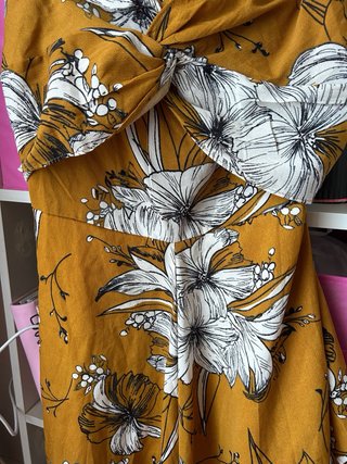 Mono corto palabra de honor estampado floral Shein