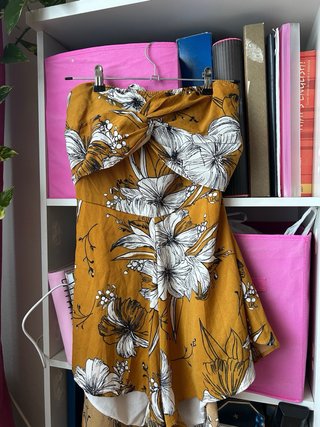 Mono corto palabra de honor estampado floral Shein