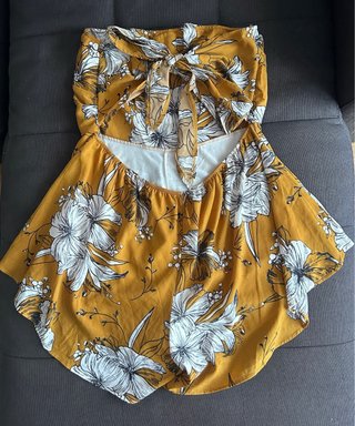 Mono corto palabra de honor estampado floral Shein