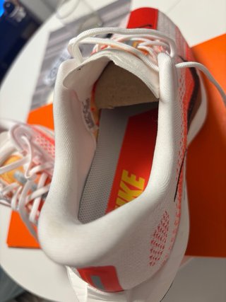 Zapatillas Nike ZoomX Rojas y Blancas
