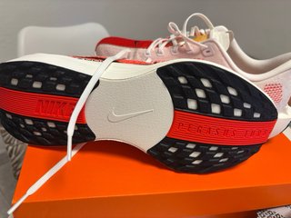 Zapatillas Nike ZoomX Rojas y Blancas