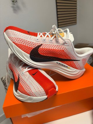 Zapatillas Nike ZoomX Rojas y Blancas