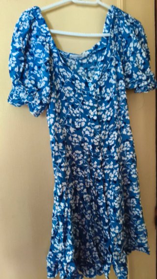 Vestido Mango floral azul y blanco