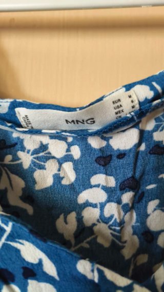 Vestido Mango floral azul y blanco