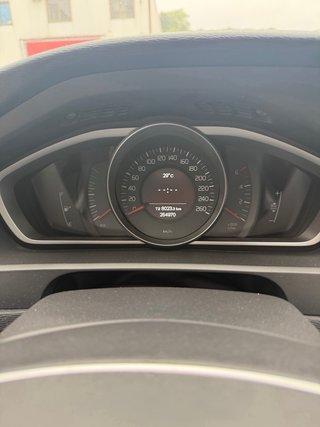 Volvo V40 2015