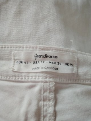Pantalones capri blancos