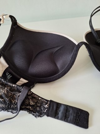 Sujetador push up H&M encaje negro y rosa 75B