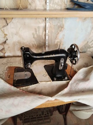 Máquina de coser Sigma antigua
