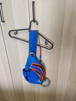 Bolso bandolera azul y naranja