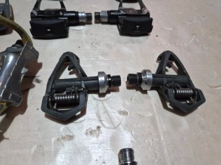 Pedales y calas de bicicleta