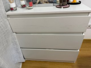 Mueble de habitación blanco madera