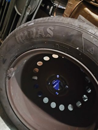 Rueda de repuesto coche