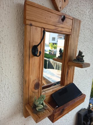 Espejo artesanal de madera rústico