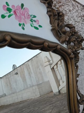 Espejo de época dorado y blanco