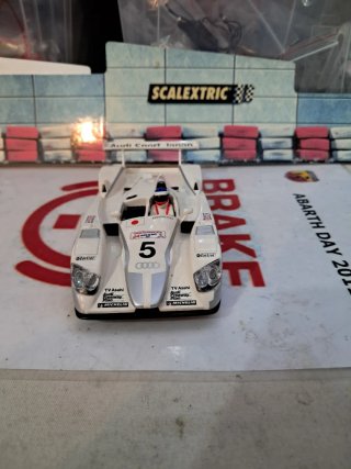 AUDI R8 DE SCALEXTRIC