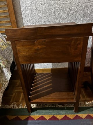 Mesita de noche de madera de teca