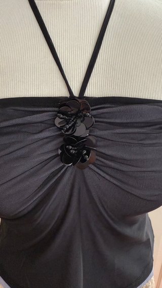 Top negro tul con abalorios