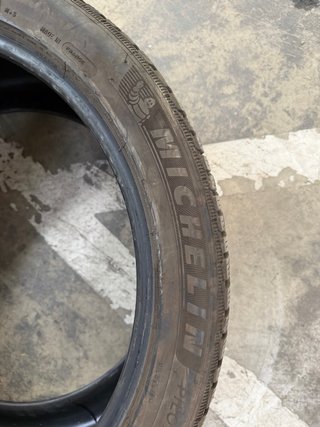 Neumáticos de invierno 285/35R21  255/40R21
