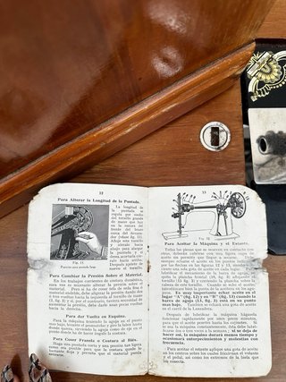 Máquina de coser Singer antigua pedal 1926