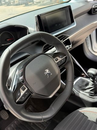 Peugeot 208 2022