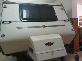 Caravana pequeña techo elevable