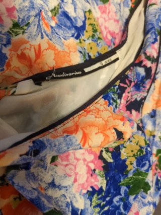 Vestido floral Stradivarius espalda abierta S