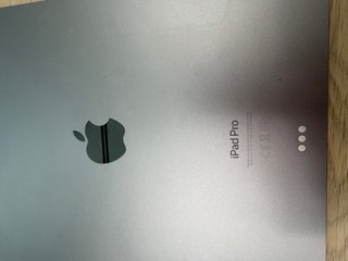 iPad Pro 11 M2 (2022) 128GB+Apple Pencil2+2 Fundas