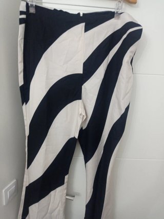 Conjunto sin estrenar rayas beige y negro