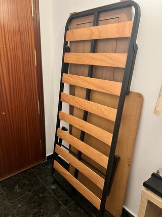 Somier 90cm con patas plegables.