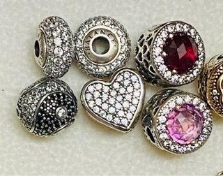 Charms Pandora Essence