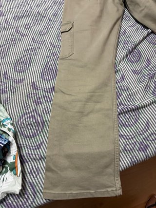 Pantalones cargo beige/verde oliva