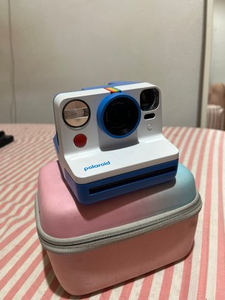 Polaroid Now Gen 2 + Estuche + 6 Fotos