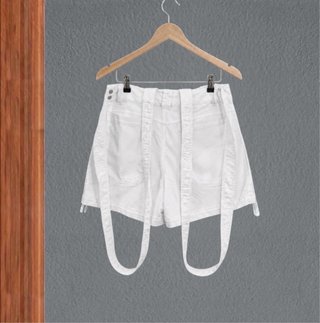 Talla XS. Pantalón corto vaquero NIKE con tirantes