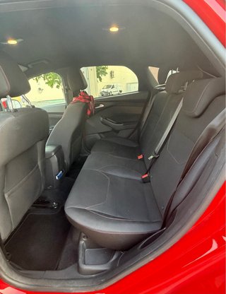 Ford Focus ST Line Red/Black edition
