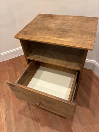Mesita de noche Ikea