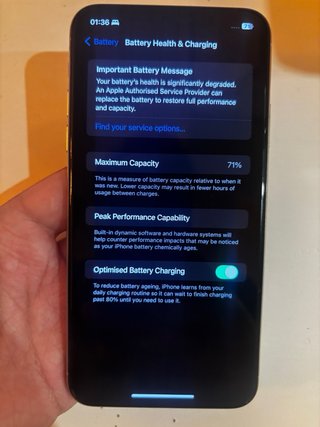 iPhone 11 Pro Max 64GB Plata + Cable