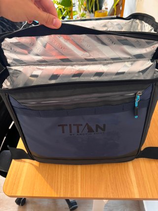 Nevera portátil Titan 22,5L con carrito