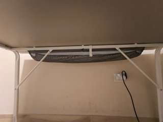 Escritorio grande con pasacables