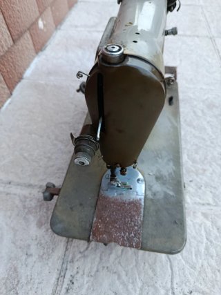 Máquina de coser Alfa