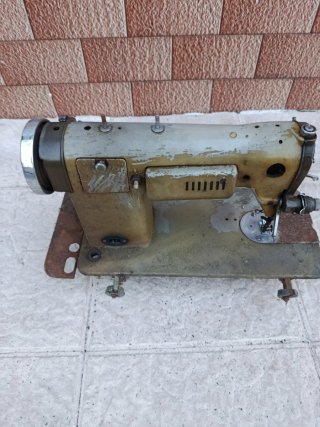 Máquina de coser Alfa