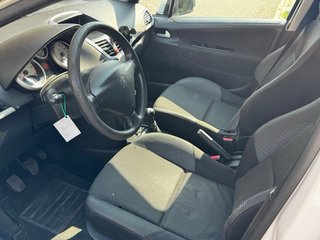AÑO 2011 Peugeot 207