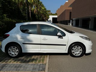 AÑO 2011 Peugeot 207