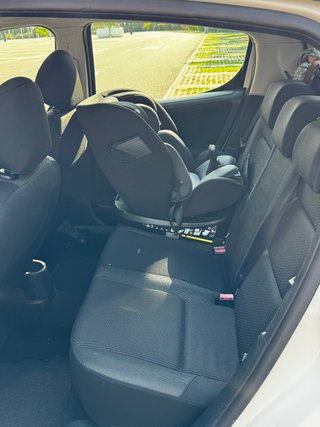 AÑO 2011 Peugeot 207
