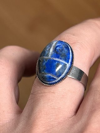 Anello con pietra lapislazzuli naturale