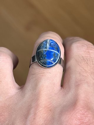 Anello con pietra lapislazzuli naturale