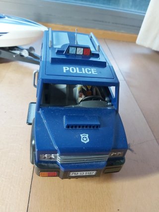 Playmobil Coche Policía y Lancha con Remolque