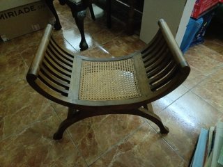Banqueta Colonial Rattan y Madera