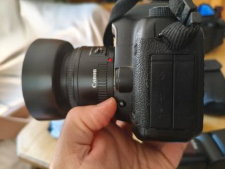 Canon 5D Mark II + Objetivo EF 50mm f/1.8 y extras