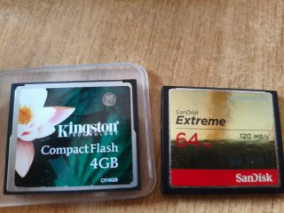 Canon 5D Mark II + Objetivo EF 50mm f/1.8 y extras